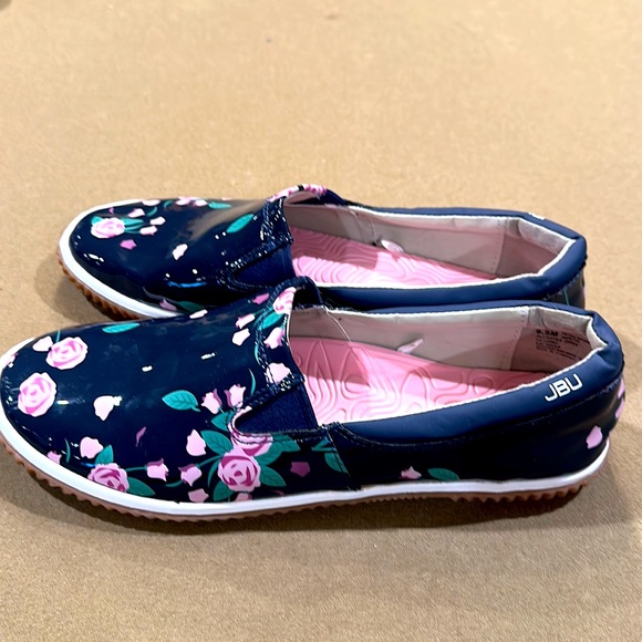 JBU by Jambu Garden Ready - Picture 2 of 9